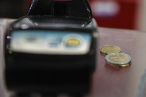 Ακρίβεια: Εξι στους δέκα μόλις τα βγάζουν πέρα δείχνει έρευνα – Κλιμάκωση των προβλέψεων για άνοδο των τιμών