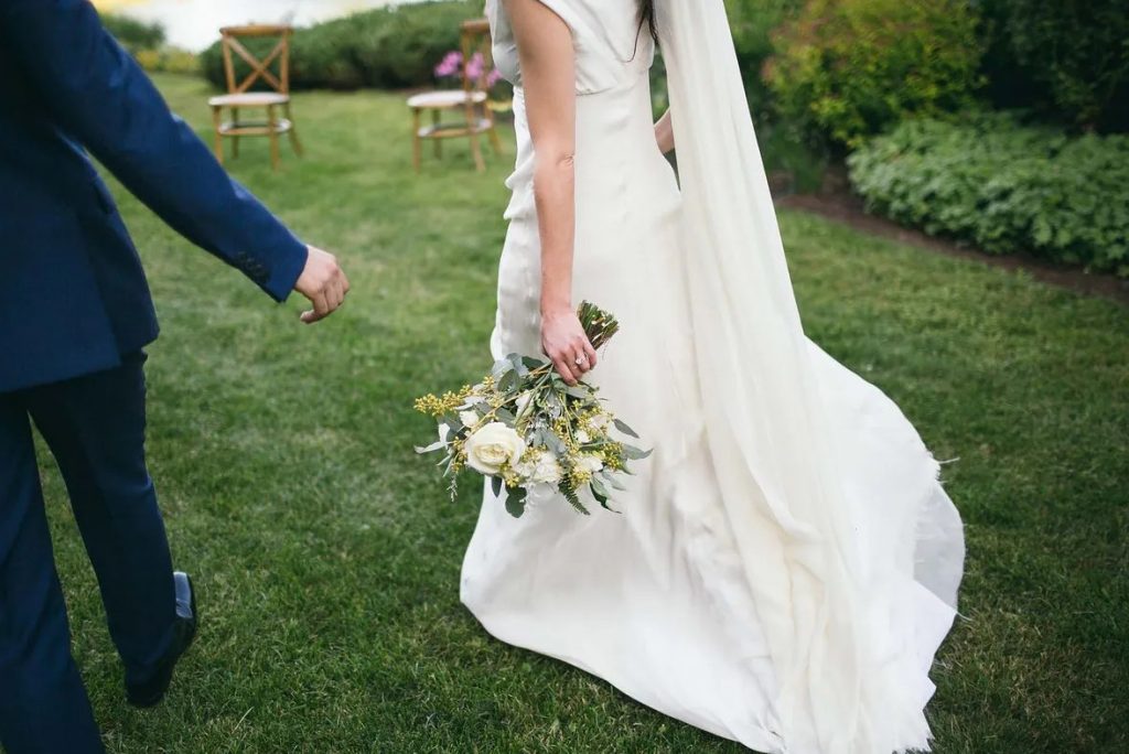 Γιατί οι νύφες φορούν λευκά; – Το βασιλικό νυφικό που άλλαξε για πάντα την ιστορία των γάμων