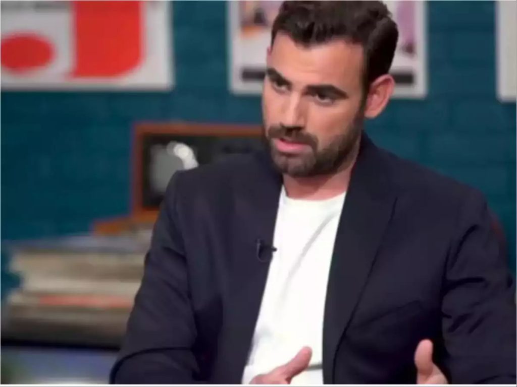 Συγκλονίζει ο Νίκος Πολυδερόπουλος: «Μέχρι σήμερα δεν ξέρουμε από τι πέθανε ο αδερφός μου»