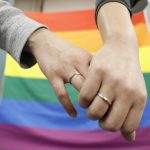 Τι συνέβη στις ΗΠΑ 20 χρόνια μετά τον πρώτο νόμο για τα ομόφυλα ζευγάρια