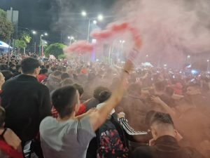 Στον τελικό του Conference League ο Ολυμπιακός – Πανηγυρίζει όλος ο Πειραιάς