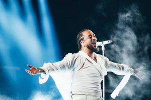 Eurovision 2024: Ο Slimane της Γαλλίας σταματά το τραγούδι για να στείλει ένα αντιπολεμικό μήνυμα