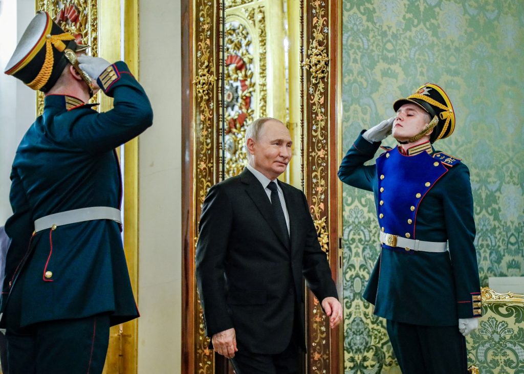 Reuters: Έτοιμος για να σιγήσουν τα όπλα στην Ουκρανία ο Πούτιν