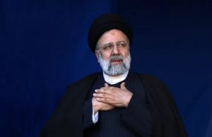 Εμπραχίμ Ραΐσι: Ποιος είναι ο «σκληροπυρηνικός» πρόεδρος του Ιράν που αγνοείται
