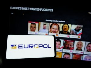 Οργανωμένο έγκλημα: Ομηρος από 821 συμμορίες η Ευρώπη
