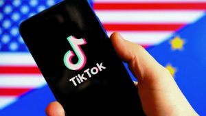 Πόλεμος ανακοινώσεων για το αμερικανικό TikTok