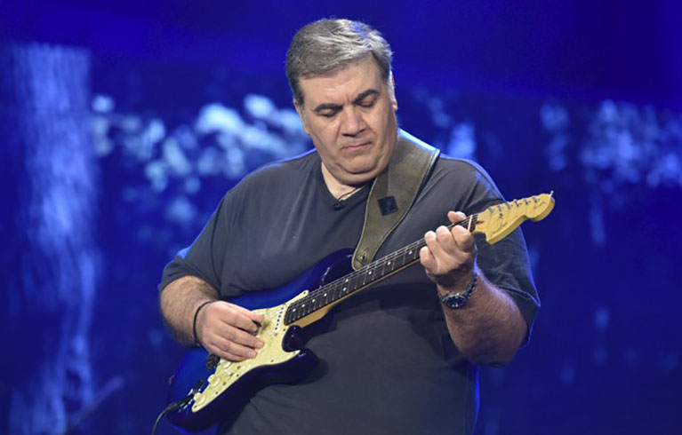 Δημήτρης Σταρόβας: Τα νεότερα για την υγεία του τραγουδιστή