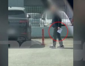 Χαλκίδα: Ο επιχειρηματίας που ξεσκέπασε τους εφοριακούς με το φακελάκι των 10.000 ευρώ στο χέρι