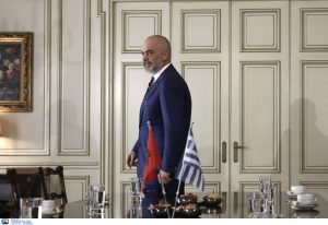 Αμηχανία στην Αθήνα από την προεκλογική συγκέντρωση Ράμα