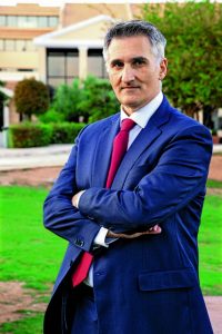 «Πάσχουμε από μεταδημοκρατική κόπωση»