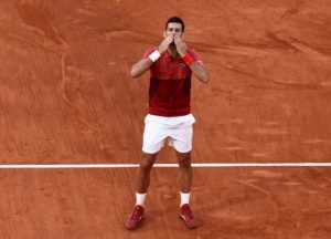 Αμφίβολος για τα προημιτελικά ο Τζόκοβιτς: «Δεν ξέρω αν θα μπορέσω να παίξω τον επόμενο αγώνα»