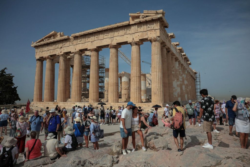 Αισιοδοξία για νέα άνοδο στον τουρισμό – Γιατί το 2024 εξελίσσεται σε χρονιά ορόσημο