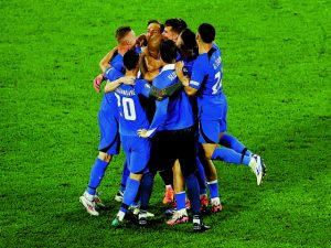 Αγκαλιά στις «16»