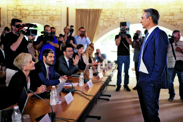 Πυρά Μητσοτάκη σε Κασσελάκη για το πόθεν έσχες