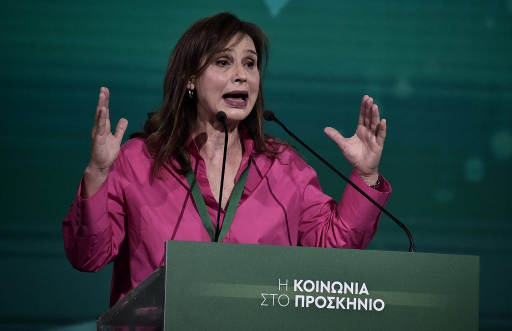 «Πρέπει να τεθεί το θέμα αλλαγής αρχηγίας του ΠΑΣΟΚ»