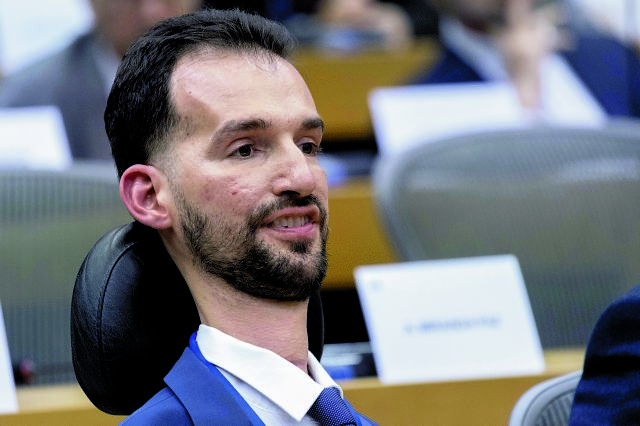 Η κυβέρνηση κατάφερε να αναβαθμίσει τη χώρα