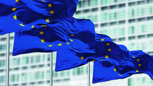 Γιατί προσαρμόσαμε τα επιτόκια