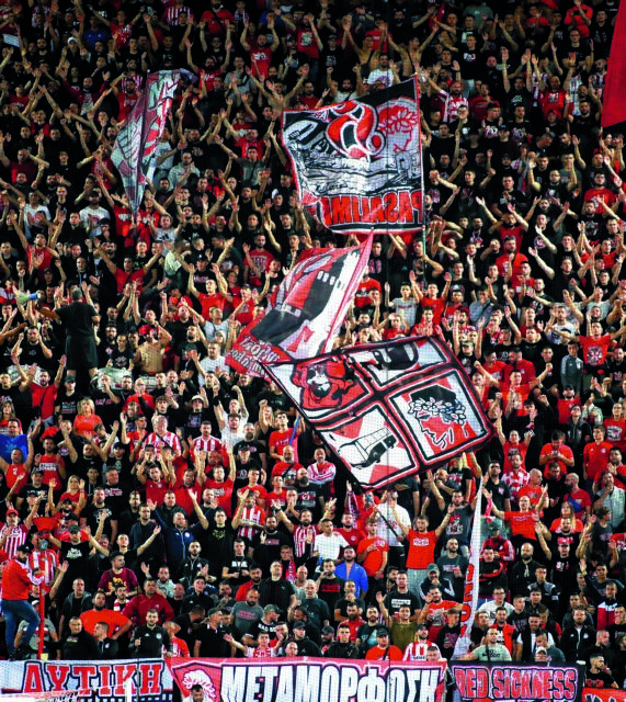 Ο Ολυμπιακός σπάει όλα τα ρεκόρ στο «Καραϊσκάκης»