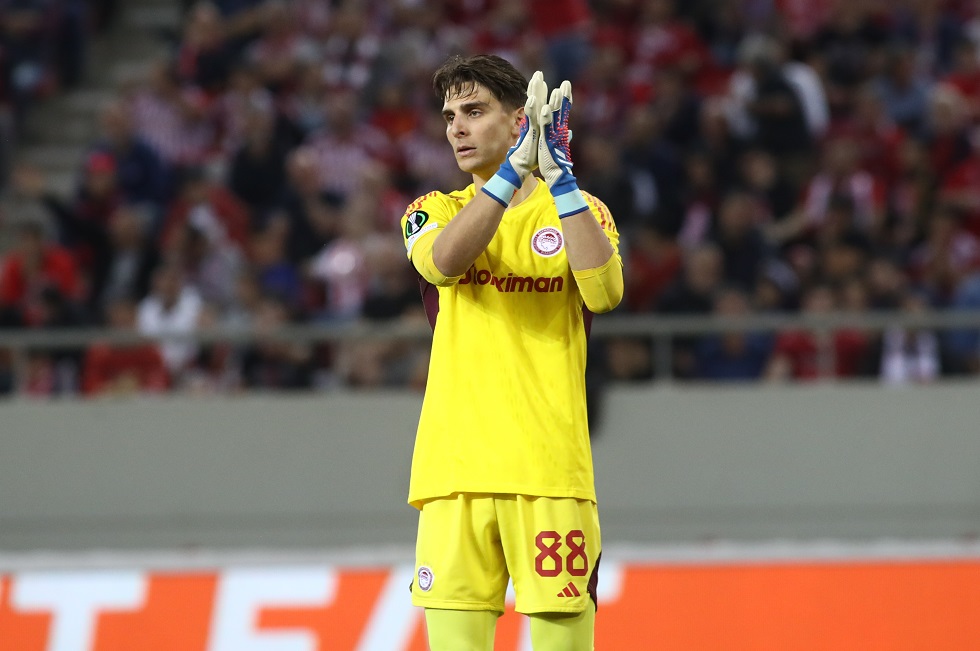 Ολυμπιακός: Ανανέωσε ο Τζολάκης