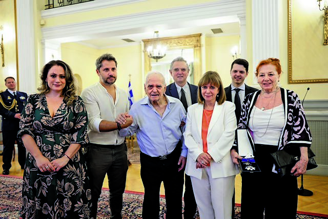 Τίμησαν Μαρκόπουλο, Παπαδόπουλο και Πλέσσα