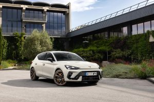 Tο νέο CUPRA Leon – τόσο σε 5θυρη hatchback όσο και σε Sportstourer έκδοση – έρχεται για να ενισχύσει τις φιλοδοξίες της μάρκας