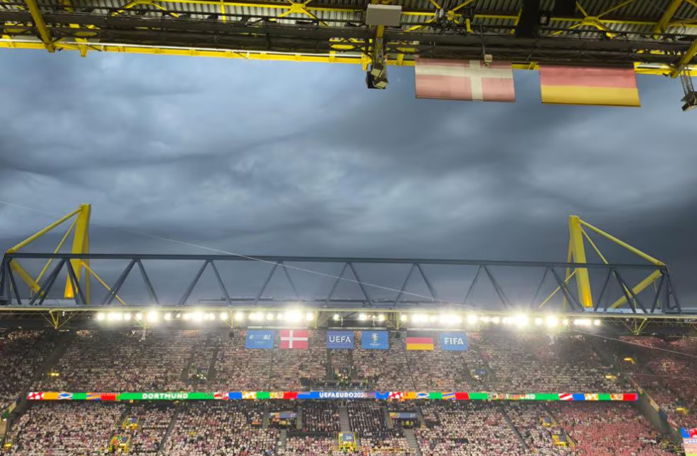 Διακοπή στο Γερμανία – Δανία λόγω κεραυνών και χαλαζόπτωσης