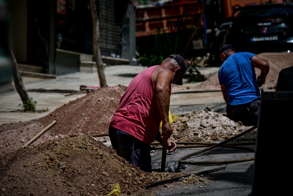 Ελλάδα: Σαράντα οκτώ ώρες εργασίας την εβδομάδα και μία «δώρο» για… «μεγαλύτερη ευελιξία»