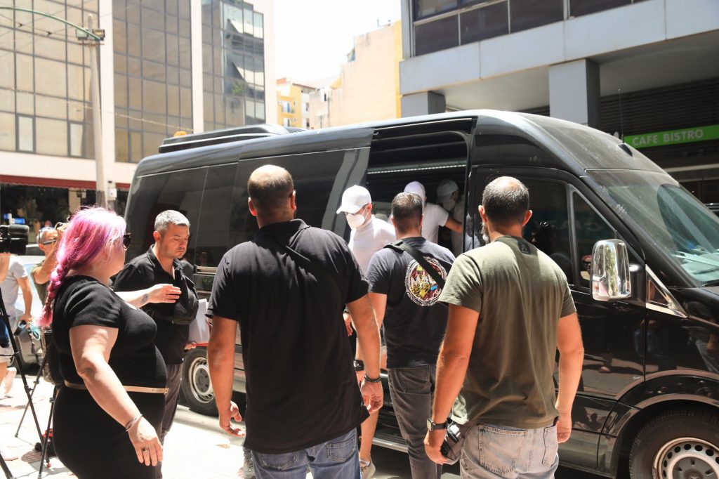 Φωτιά στην Ύδρα: Δίωξη κακουργηματικού χαρακτήρα για τους 13 συλληφθέντες – Θα απολογηθούν την Τετάρτη