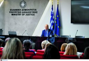 Ερχεται «πακέτο» με 13 νέα και αυστηρότερα μέτρα