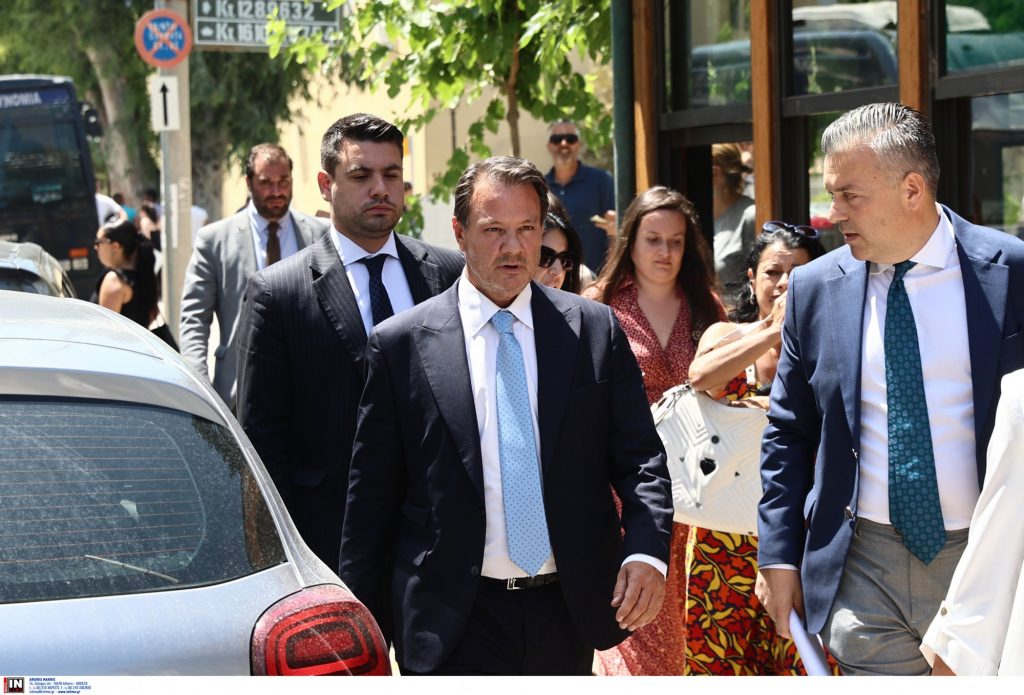 Απόστολος Λύτρας: Αναβλήθηκε για τις 27/06 η δίκη της πρώην συζύγου – Tο «θερμό» επεισόδιο και το κουμπί πανικού