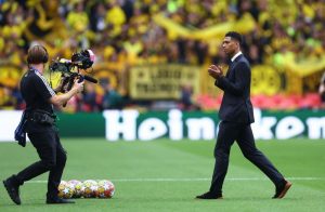 Η άφιξη των δύο φιναλίστ στο Γουέμπλεϊ