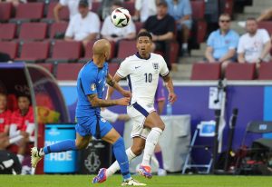 Euro: Ποδόσφαιρο με το… στανιό και το σχοινί που θα σπάσει