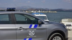 Νεκρός σκύλος σε αποσύνθεση ξεβράστηκε σε παραλία στο Ηράκλειο – Έρευνα για την ιδιοκτήτριά του