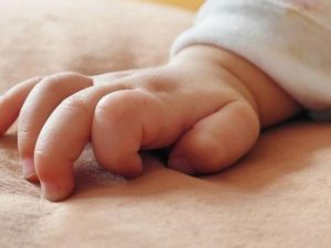 Κρήτη: Γεμάτη μώλωπες η 3χρονη στο Ηράκλειο – Την επιμέλεια διεκδικεί ο βιολογικός πατέρας της