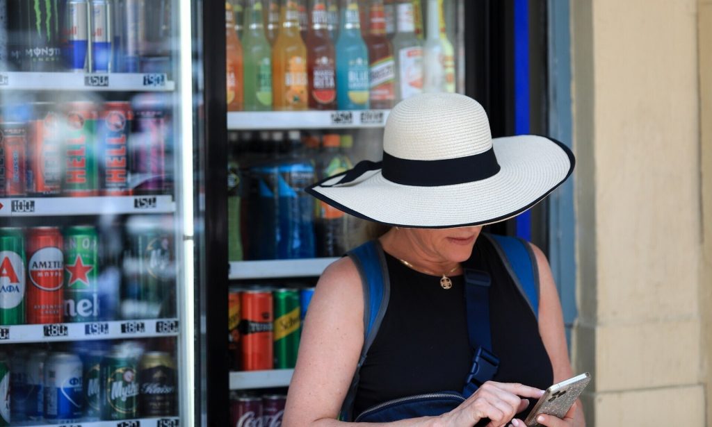 Ακρίβεια: Έρχονται αυξήσεις σε εμφιαλωμένα νερά, αναψυκτικά και μπύρες