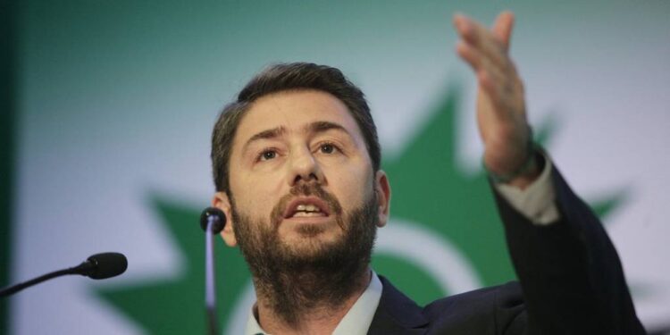 Στο «μάτι του κυκλώνα» ο Ανδρουλάκης – Στελέχη του ΠΑΣΟΚ συντηρούν το κλίμα αμφισβήτησης