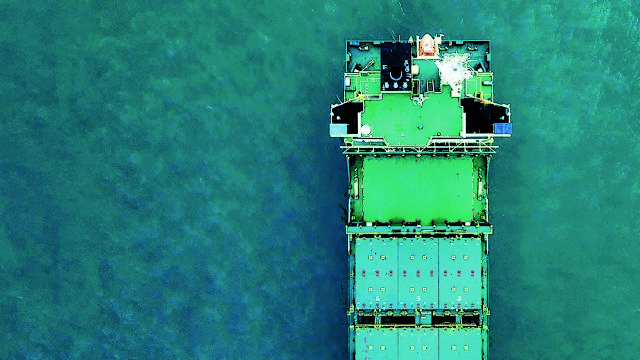 Στόχος τα ελληνόκτητα πλοία