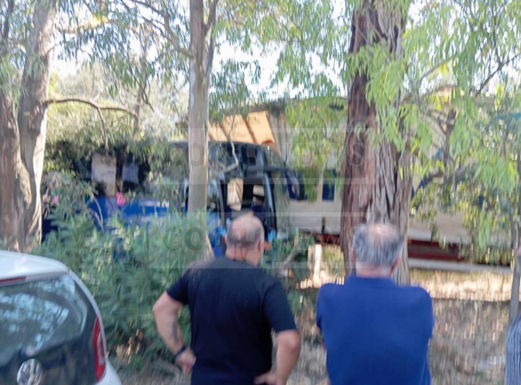 Κέρκυρα: Σύγκρουση τουριστικού λεωφορείου με νταλίκα – Πληροφορίες για έναν σοβαρά τραυματία