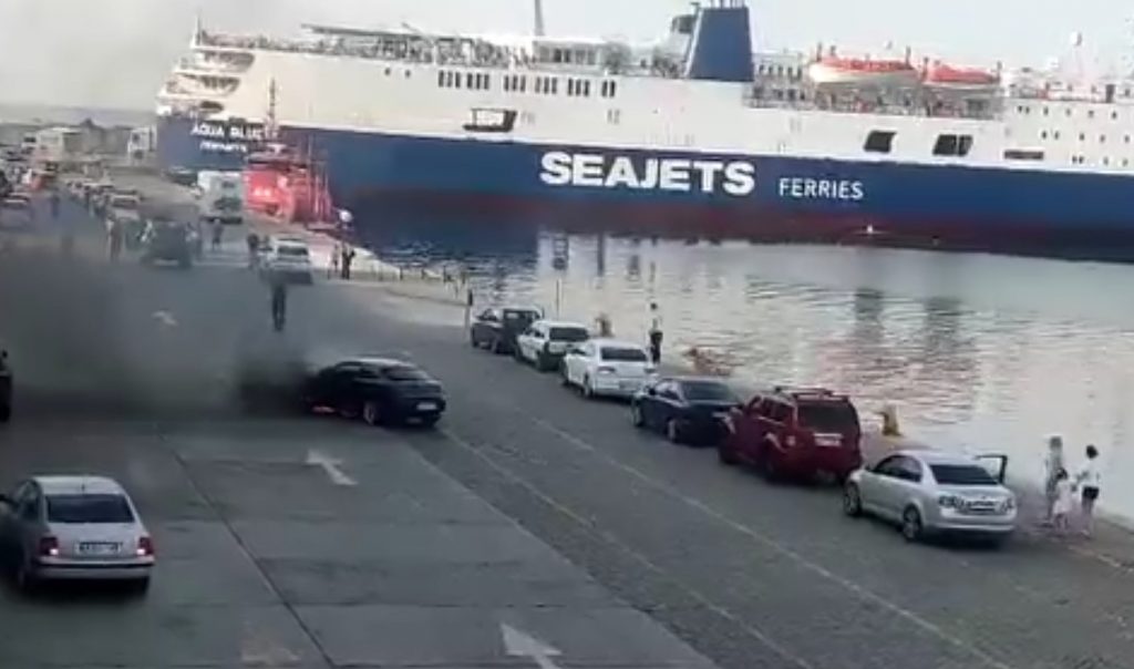 Φωτιά σε Ι.Χ. που βρισκόταν στην ουρά για επιβίβαση σε πλοίο στην Καβάλα