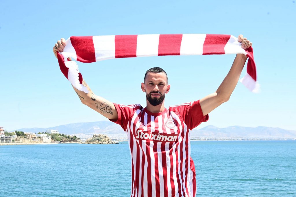 Βέλντε: «Είναι όλα καταπληκτικά στον Ολυμπιακό, το τέλειο πακέτο για μένα»