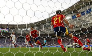 Στο τέλος… δεν κερδίζουν πάντα οι Γερμανοί – Η Ισπανία πέταξε εκτός τους «οικοδεσπότες» του Euro