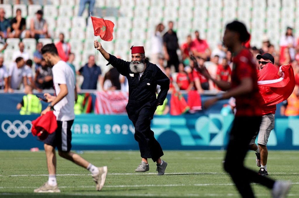 Εισβολή οπαδών και αλλαγή αποτελέσματος!