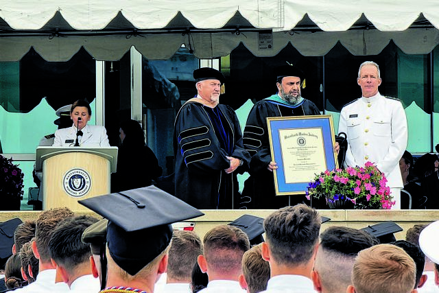 Ο Βαγγέλης Μαρινάκης τιμήθηκε από τη φημισμένη Ναυτική Ακαδημία