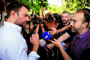 Επτά στο «αντάρτικο»