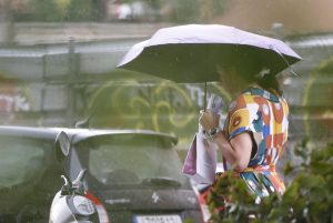 Κακοκαιρία στην Αττική: Φωτιές από κεραυνούς, ισχυρή βροχόπτωση και πλημμύρες