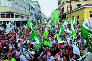 Η μάχη των υπογραφών κρίνει την τελική λίστα