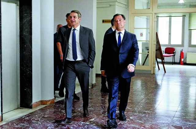 Το Μαξίμου απέναντι στα μέτωπα