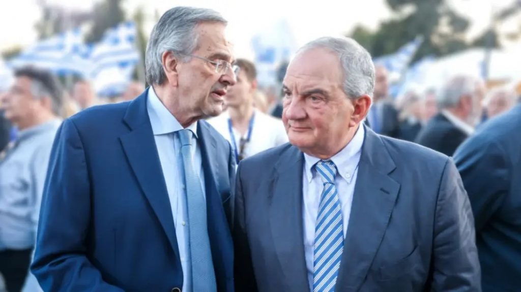 Κοινή εμφάνιση Καραμανλή – Σαμαρά στο Πολεμικό Μουσείο – Σε «αναμμένα κάρβουνα» το Μαξίμου