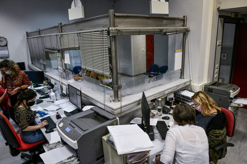 Εφορία: 2+1 μπόνους για συνεπείς φορολογουμένους και οφειλέτες