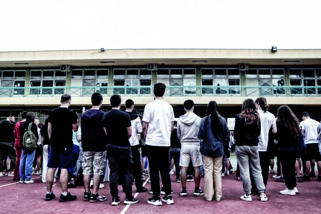 Πτώση στις υψηλόβαθμες σχολές